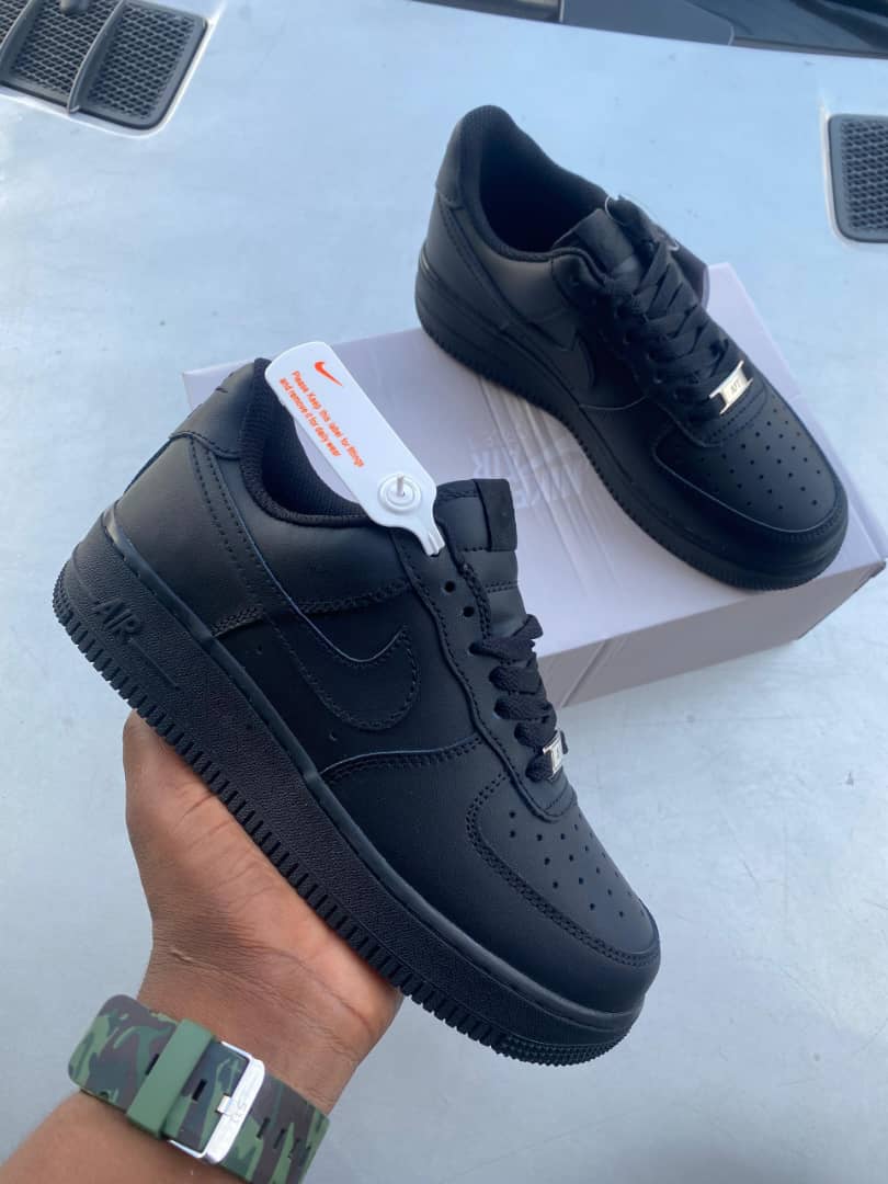 Baskets Nike Air Force 1 Noires